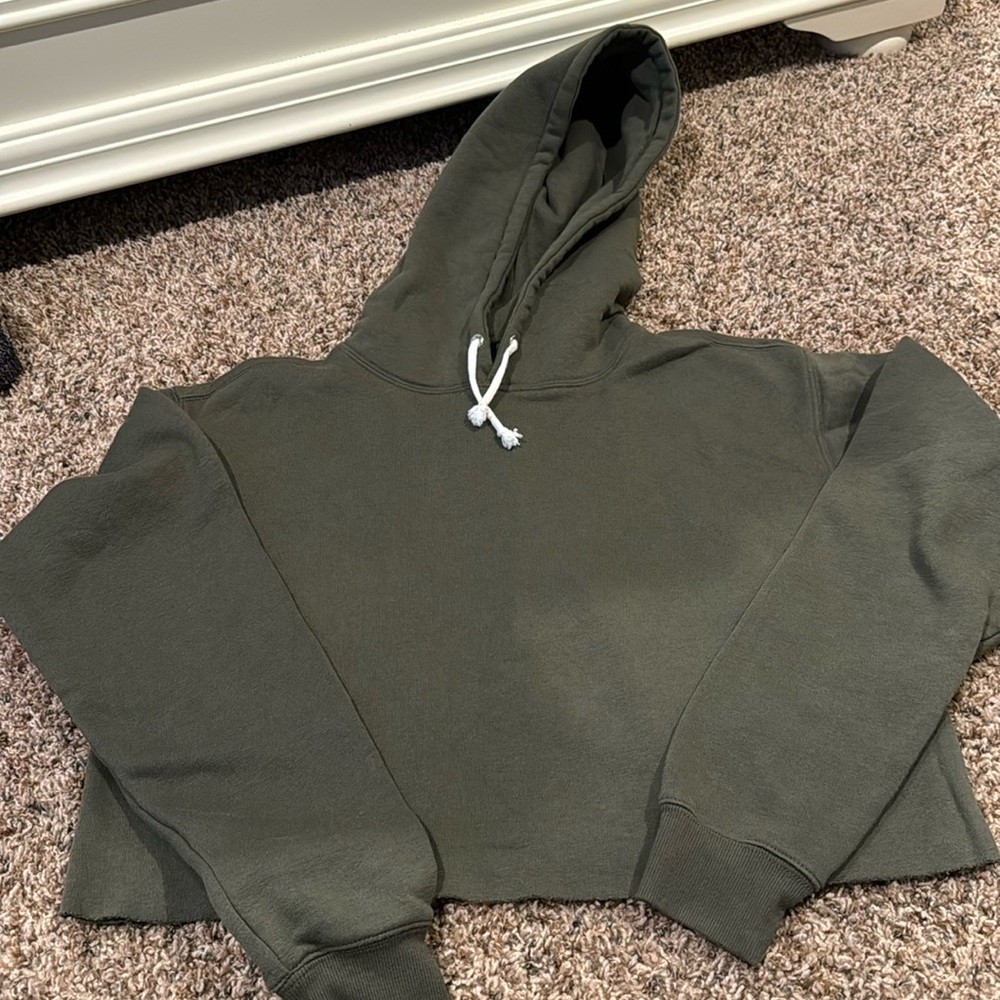 cropped hoodie
